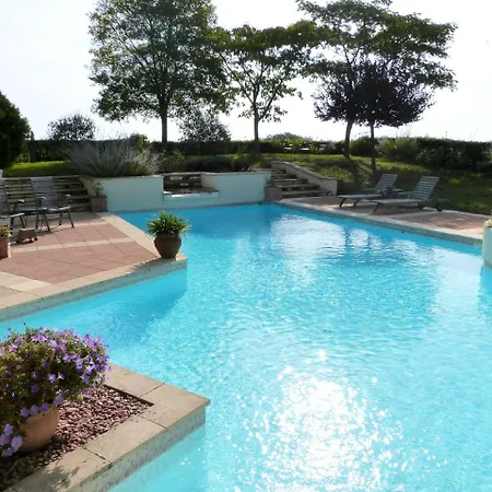 Sainte-colombe-de-duras Sleeps 6 Pool Wifi * Sainte-Colombe-de-Duras