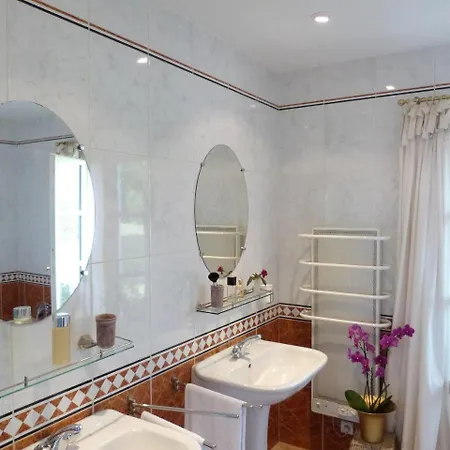Sainte-colombe-de-duras Sleeps 6 Pool Wifi Villa