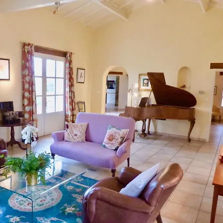 Sainte-colombe-de-duras Sleeps 6 Pool Wifi Sainte-Colombe-de-Duras